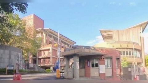 不滿行政怠惰！高三生「蛋砸學務處」挨告5罪　本人道歉了：深感懊悔