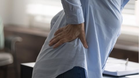 肩頸緊繃、晨起臉部顯得腫脹？認識精油與居家刮痧的日常保養方式