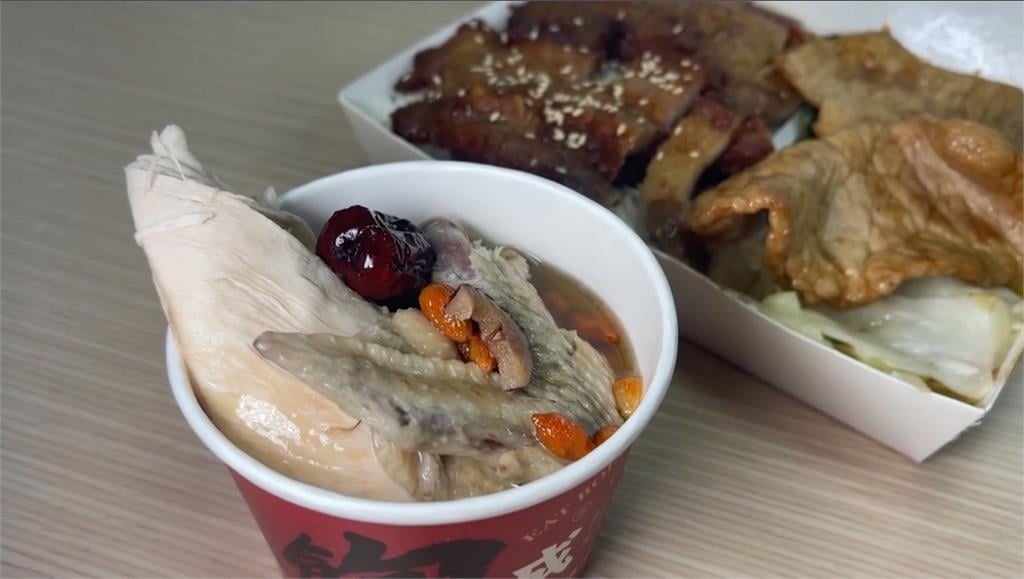 嘉義便當店雞湯免費喝到飽　大手筆配料吸引消費者