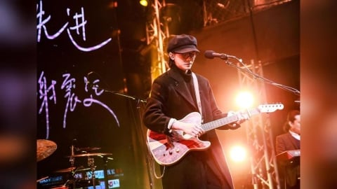 「金曲新人」淪通緝犯！謝震廷急奔警局自首...後悔道歉揭「未到庭原因」