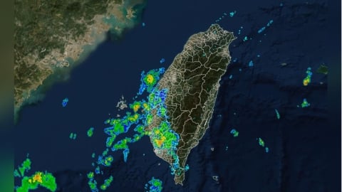 「一大片紫白」梅雨鋒面逼近！專家PO圖示警「1原因」：強度不易維持