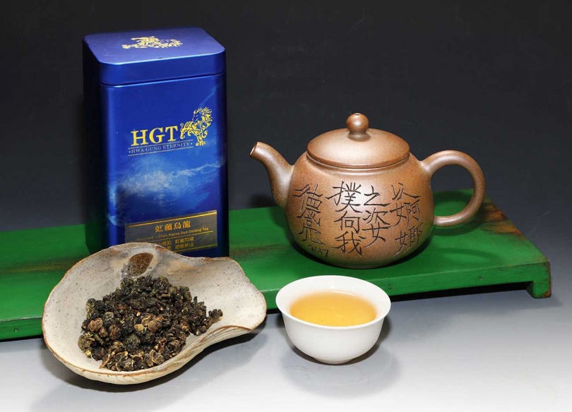 梨山來的華剛茶業虹蘊烏龍保留了幽然山靈之氣。（圖／吳德亮攝影）