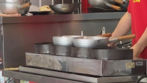 Special口味？　沙茶魚頭鍋變沙茶「蒼蠅」鍋