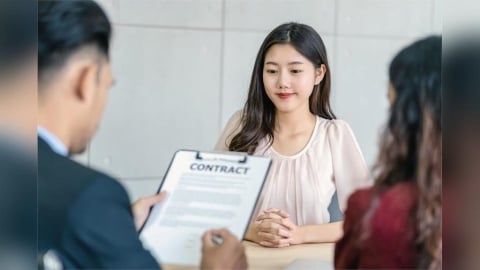誰跟妳在那邊「求錄取」！新鮮人面試工作必備6個心態 不卑不亢敢開價！