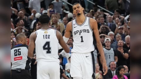 NBA(影)/致命失誤葬送比賽!馬刺少主「斑馬」沮喪坦言:我搞砸了...