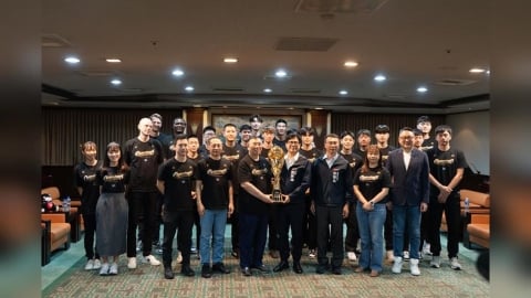 排球/3連勝勇奪職排元年總冠軍!台鋼天鷹不忘本 榮耀獻予高雄