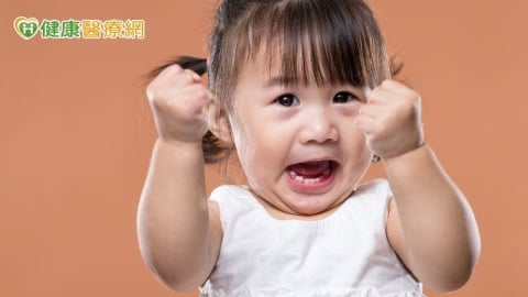 媽媽陪玩她就哭 專家:孩子需建立控制感