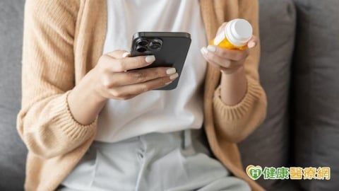 藥物諮詢找AI?藥師:「第二步」必做把關用藥安全 自行停藥有風險