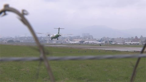 北市大雷雨!松山機場解除雷雨當空 航班8架次受影響