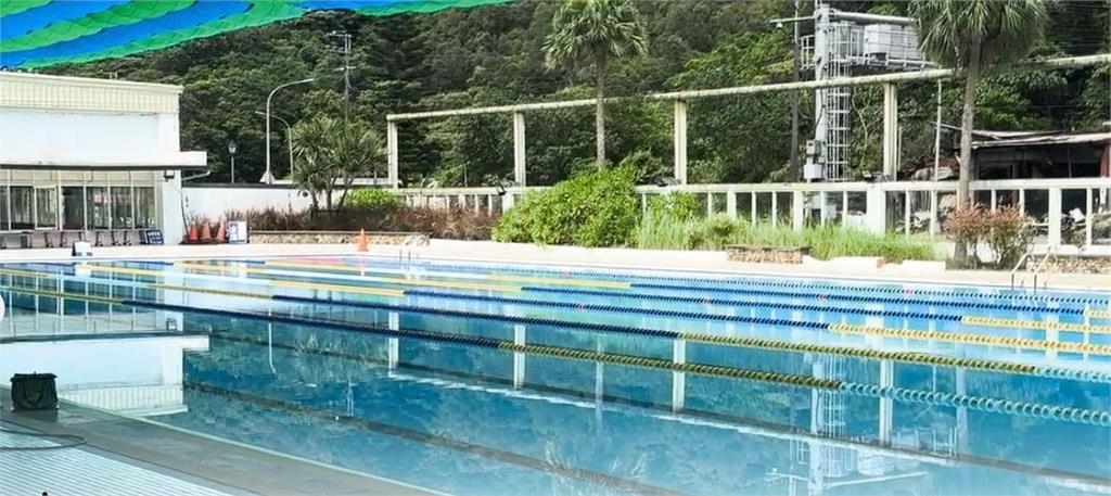 蘇澳鎮立游泳池遭破壞 淋浴室4座水龍頭慘「斷頭」