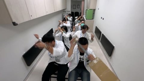 獨家/台南柳營奇美醫院組龍舟隊 下班"陸上行舟"練划超反差