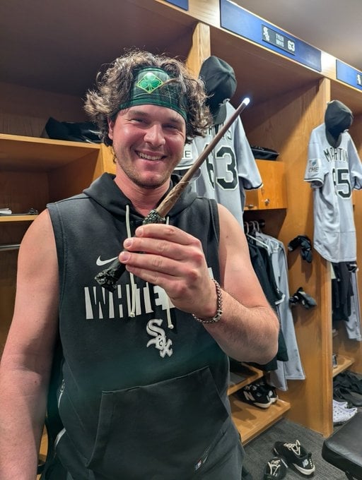 MLB(影)/有這麼神?休息室揮動「神奇魔杖」24歲新秀首轟馬上出爐!