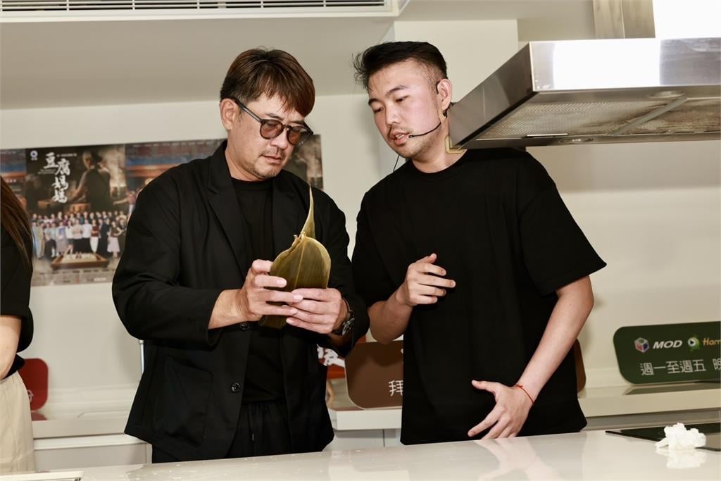 民視《豆腐媽媽》x《阿松與阿暖》6/8接力強打!演員包粽祝收視大中