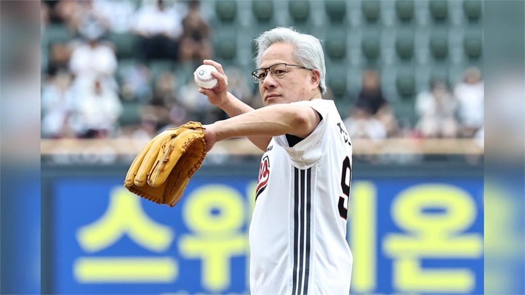 股神巴菲特上身?美AI晶片股大摔跤…黃仁勳卻喊「投資人該高興」原因全說了