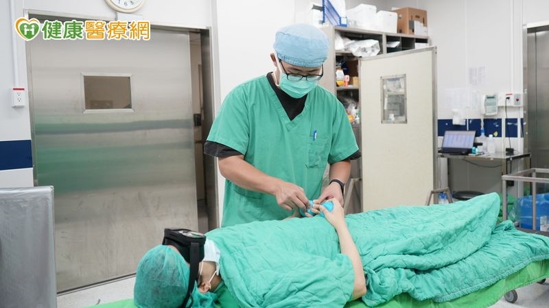 手術台上發抖、害怕？護理師研發「多感官照護」降低術前恐懼