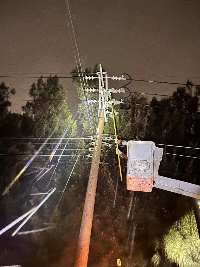 最新/大雨難搶修!台中梧棲815戶停電 台電曝最新復電進度