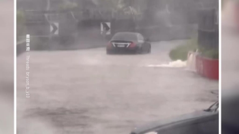 午後豪雨狂炸!積淹水釀車輛拋錨 北市出動抽水機待命