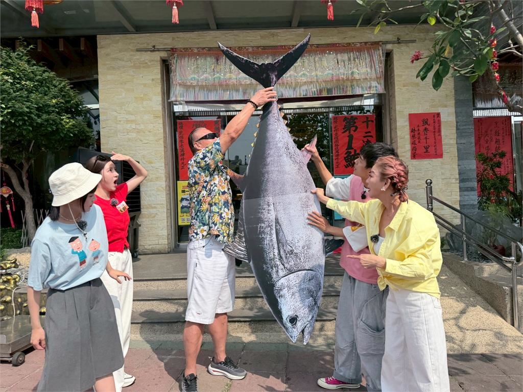「水上鋼鐵人」教練保證「不會飛太高」!南珉貞嚇得中韓文崩潰大叫最後直呼「好玩」