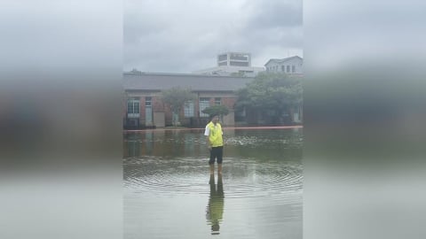 清水國小操場傳淹水! 憂「畢典泡湯」急派抽水機