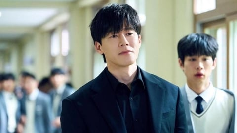《鐵拳教育》讓老師瞬間頭皮發麻!國中生看劇竟喊這句:原來還能這樣弄