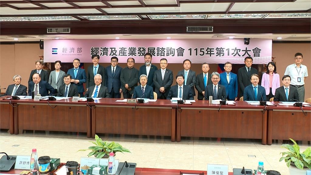 AI需求暴增!經濟部邀產業界喝咖啡談水電