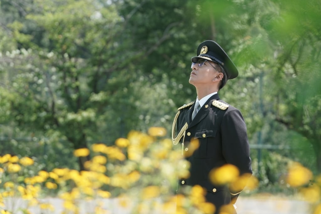 日本首週票房冠軍！《電影版教場：驪歌》木村拓哉「白髮義眼」逼瘋警校生
