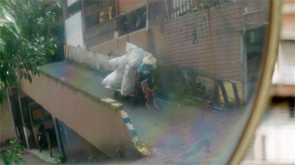 拾荒者月助近5萬公噸回收量 囤積髒亂成都市隱憂