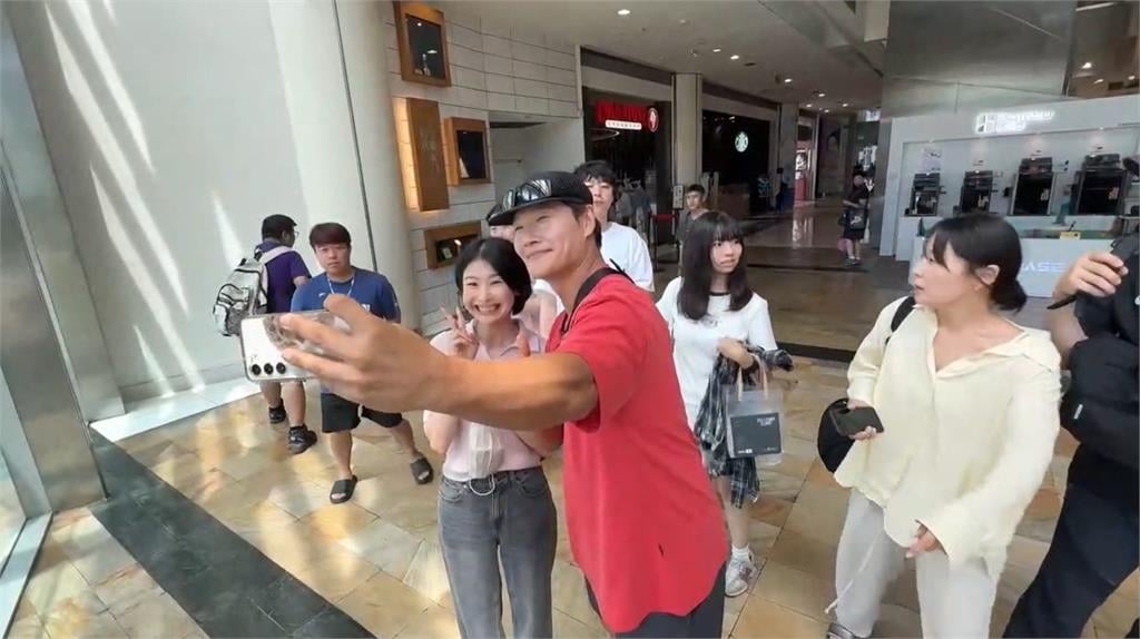 快新聞/金鐘國來了!高雄夢時代拍韓綜 超寵粉舉動曝光