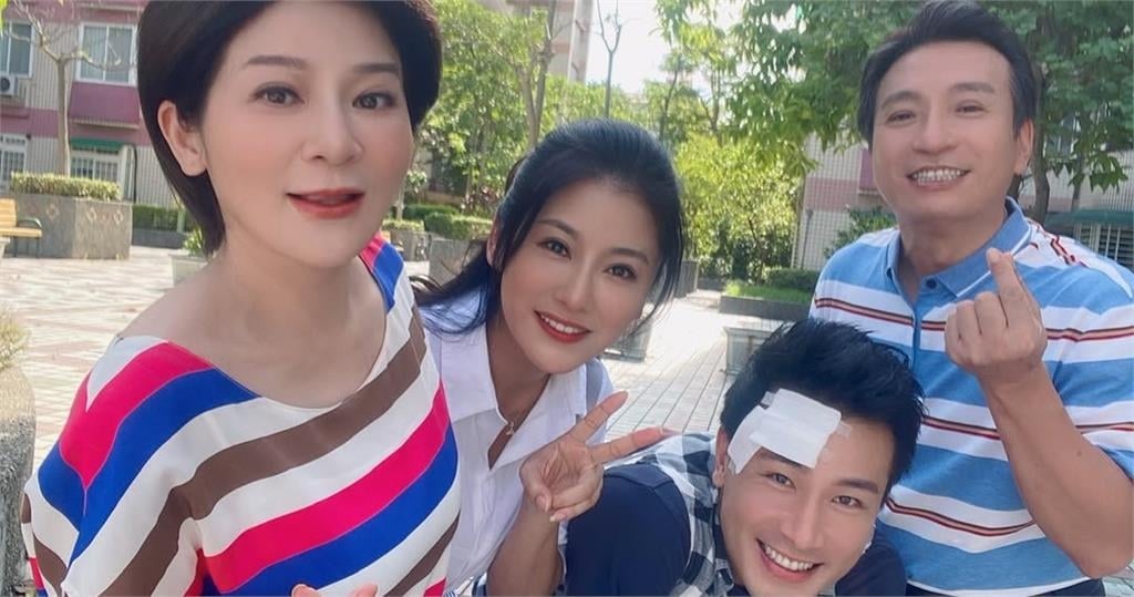 《黃金歲月》傅子純頭七 王彩樺手抄心經追思「一路好走好弟弟」