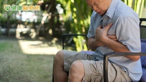 胸痛送醫竟心肌梗塞!68歲男心跳停止 137分鐘奇蹟救回