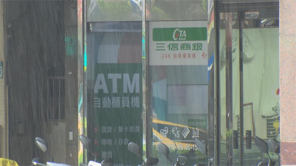 百年銀行為何搶手 資本角逐內幕
