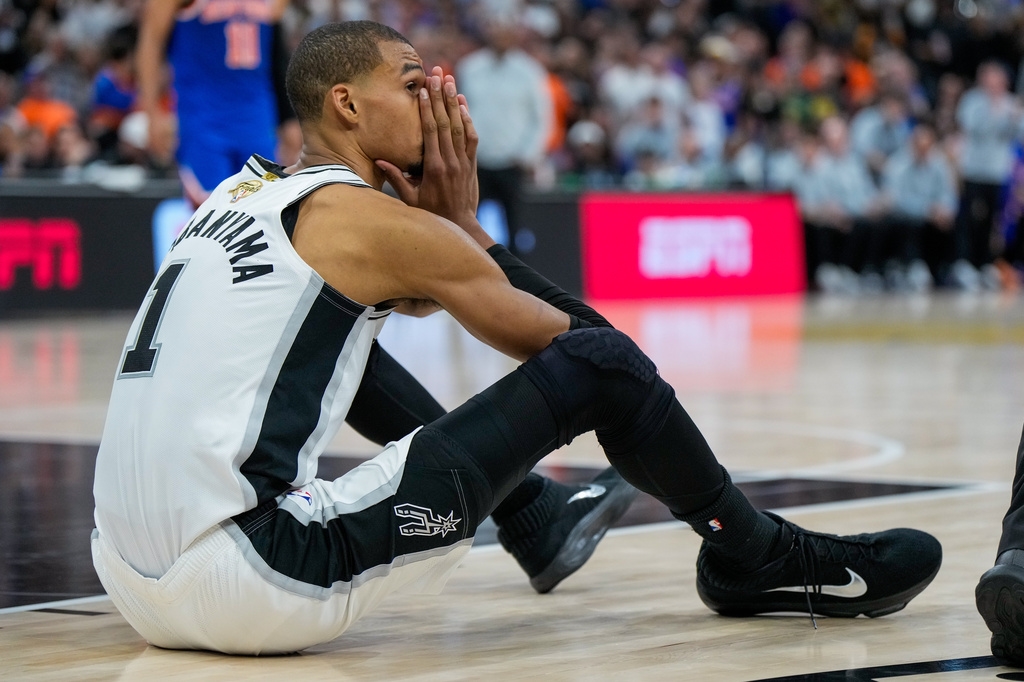 NBA(影)/馬刺再度被尼克逆轉出局!溫班亞馬:這是我人生中最大的教訓