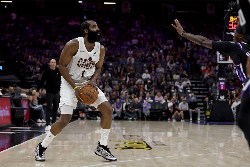 NBA／「大鬍子」哈登出事了！被發現「車內有槍枝」遭逮捕.⋯出庭時間點曝光