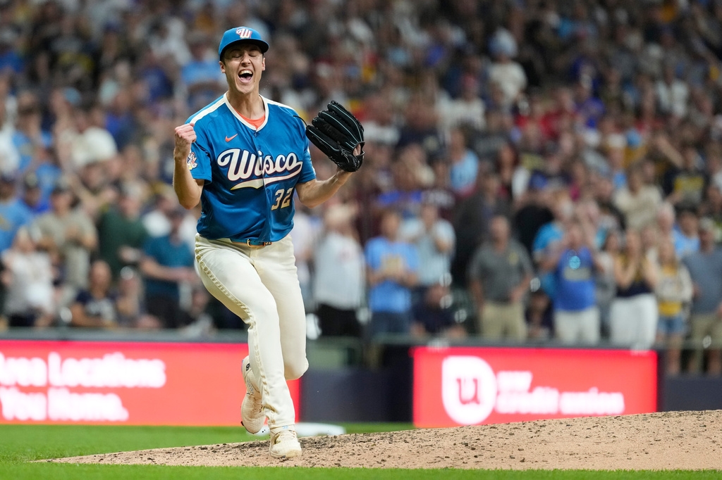 MLB(影)/釀酒人砲轟費城人王牌左投!幫自家王牌開路搶國聯賽揚獎