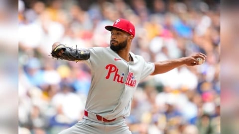 MLB(影)/釀酒人砲轟費城人王牌左投!幫自家王牌開路搶國聯賽揚獎