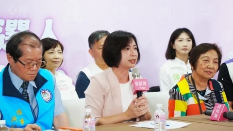 何欣純出招!提敬老愛心卡「欣升級」 計程車點數提高200點、擴大使用通路