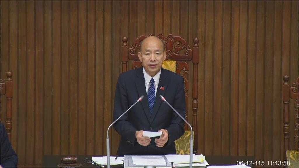 《鐵拳教育》「1演員」竟撞臉韓國瑜！他曬對比照網全看傻：回不去了…