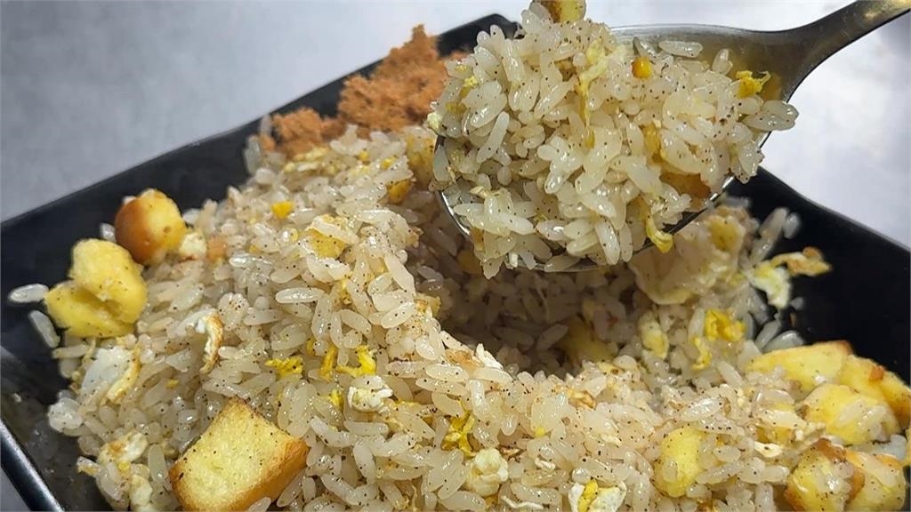 高雄炒飯實驗室!口味逾50種 「蜂蜜蛋糕炒飯」意外超搭