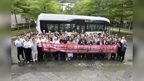 全國首創!新北開辦氫能巴士消防研習 實車演練曝光