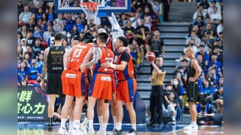 PLG(影)/背水一戰!領航猿第四節逆轉!客場3分險勝勇士總冠軍賽逼到第七場