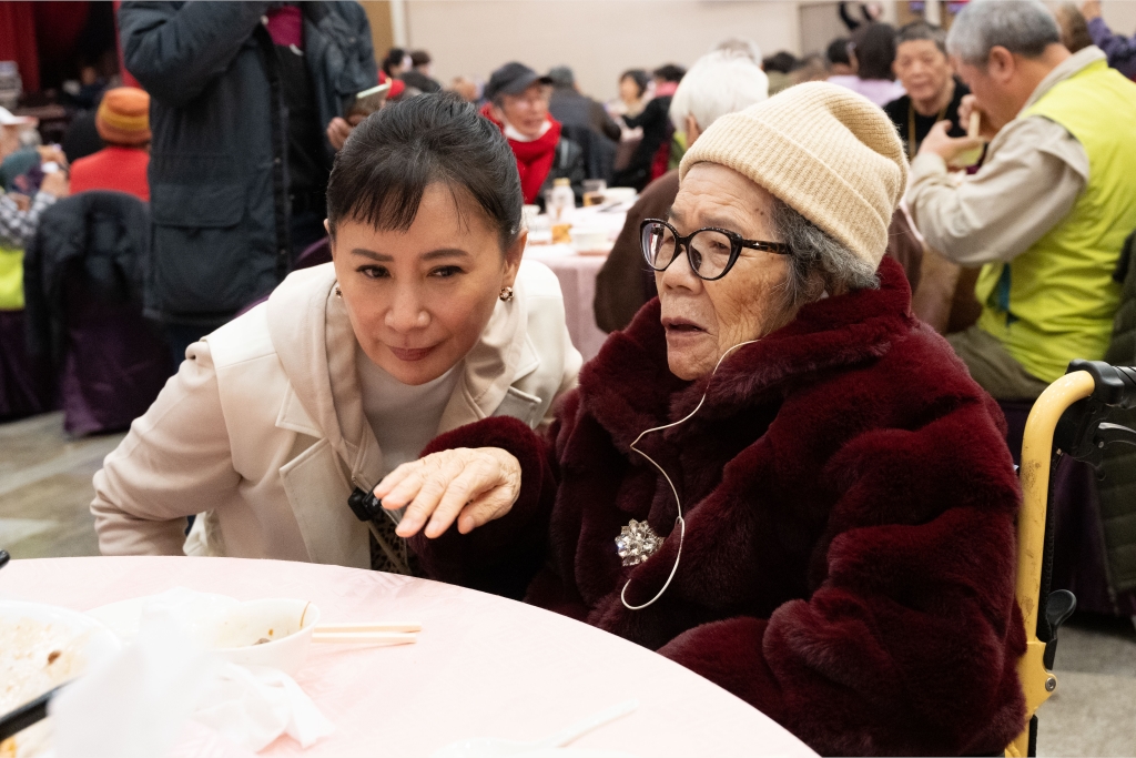 昔野台花旦離世！陳亞蘭親訪最後一面 來春阿嬤「圓夢對唱」安詳走了