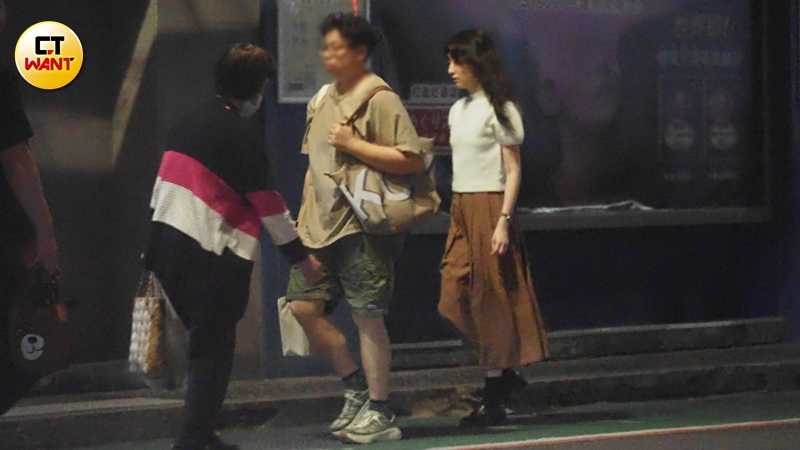 女主角柯佳嬿約在晚間23點到場。（圖／本刊攝影組）