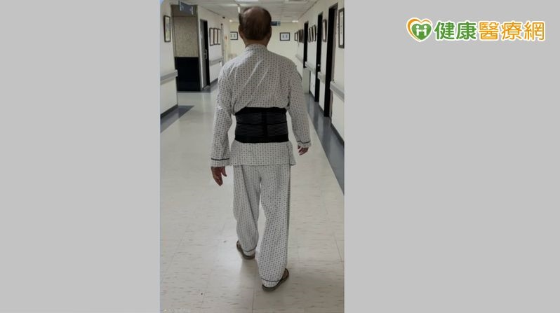 高齡脊椎退化怎麼辦？醫解析微創治療新選擇