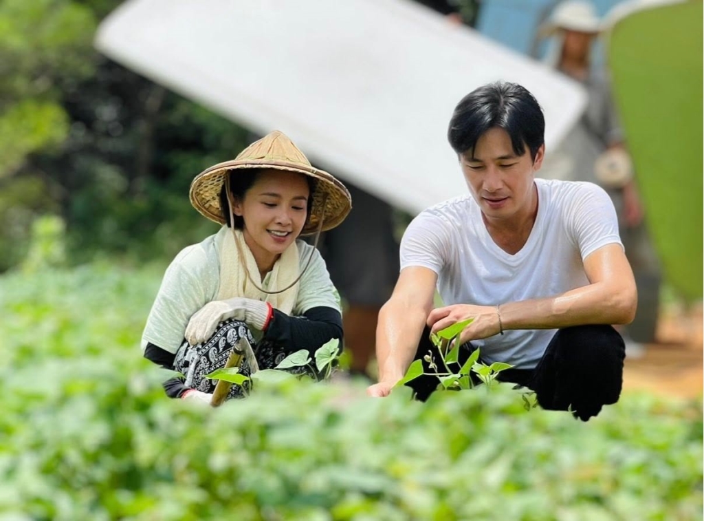 奔靈堂悼傅子純!《愛的榮耀》吳婉君路上遭大姐攔下「愛嘉!瑞德走了...」 兩人瞬間紅了眼眶