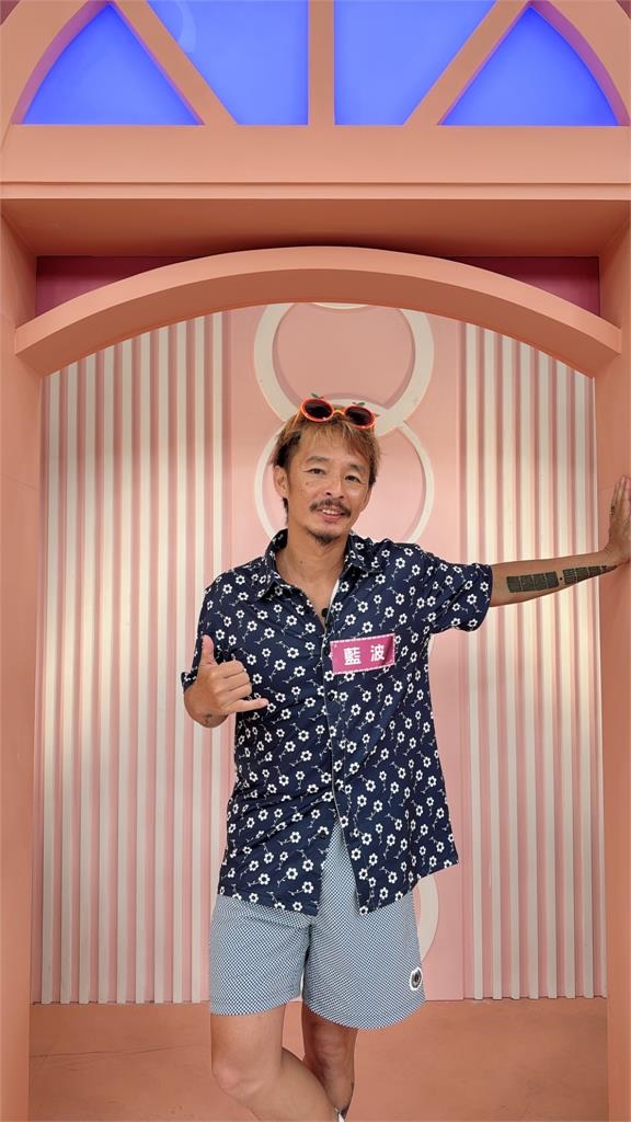 教舞遇恐龍家長抱怨「我小孩沒站C位」！藍波直球回應「麻煩花錢請四位舞者圍著他」