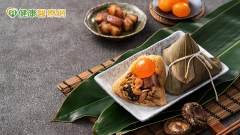 長輩吃粽子嗆咳難消化?營養師提「安全五守則」護長者開心過節