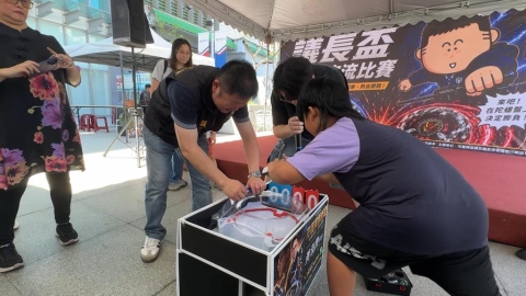 端午不只玩立蛋! 花蓮縣議長張峻 舉辦「戰鬥陀螺大賽」 吸引上百人參加