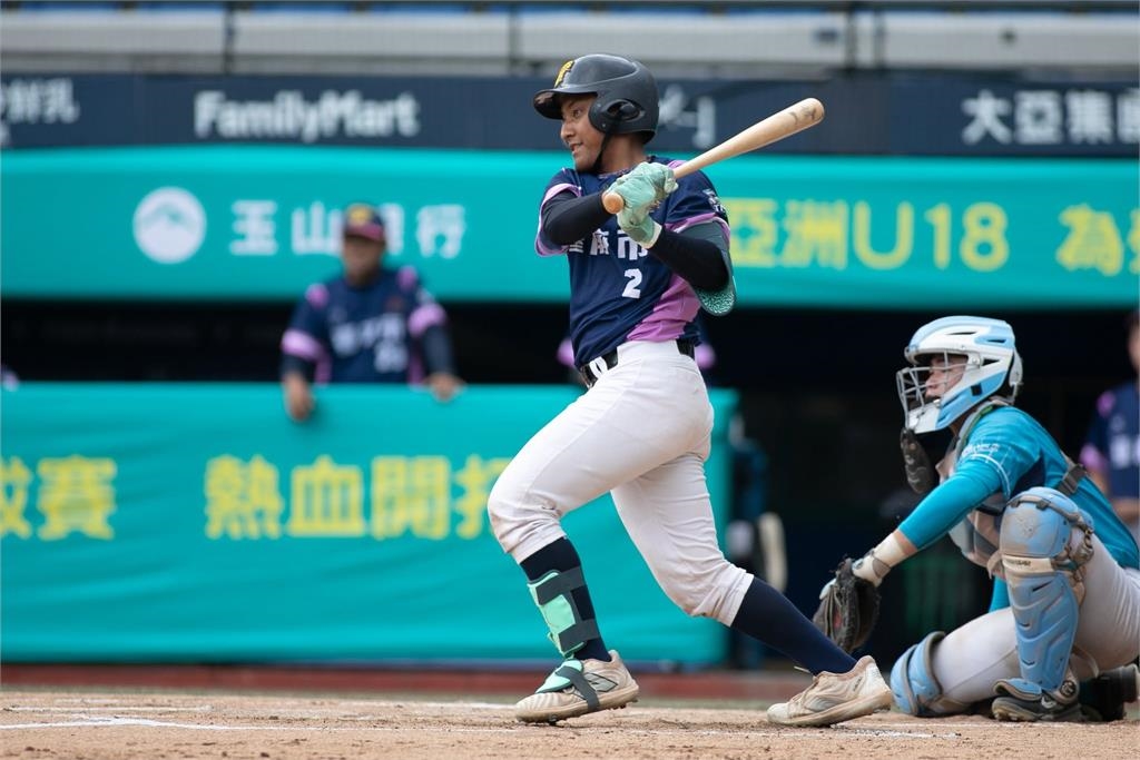 玉山盃(影)/3局下猛灌5分大局!新北市10:4大勝台南市勇闖冠軍戰