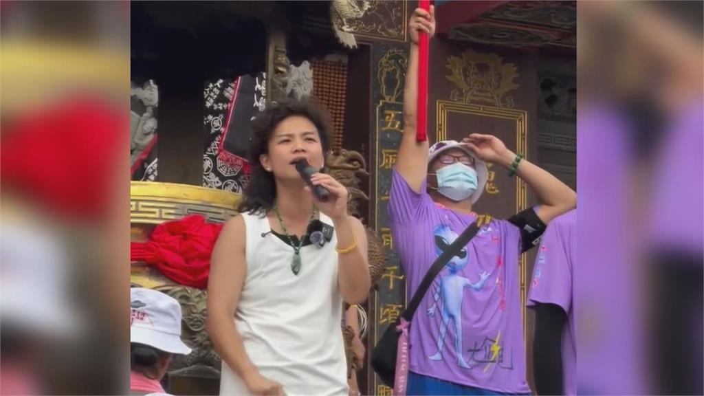 禪師「化身 外星紫衣神教狂」街頭尬電！網揭真實含義：恐對神明不敬