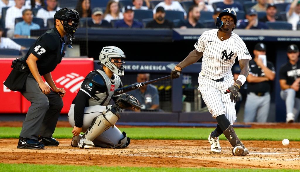MLB(影)/蛋蛋的哀傷!「爵士哥」小齊澤姆被自打球命中要害 法官還在旁偷笑